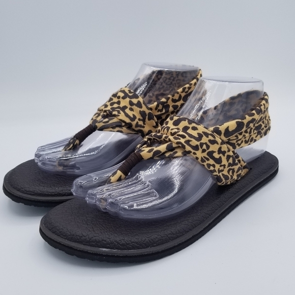 Sanuk Women's Yoga Sling 2 Leopard Flip-Flop Thong Sandals - Picture 1 of 14